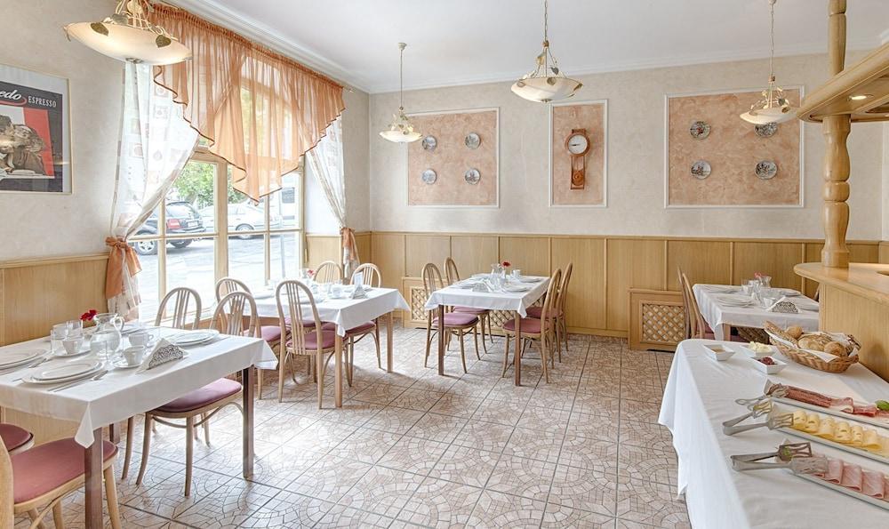 Hotel Derby Karlowe Wary Zewnętrze zdjęcie