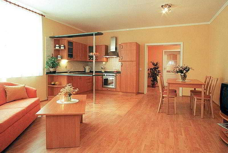 Hotel Derby Karlowe Wary Zewnętrze zdjęcie