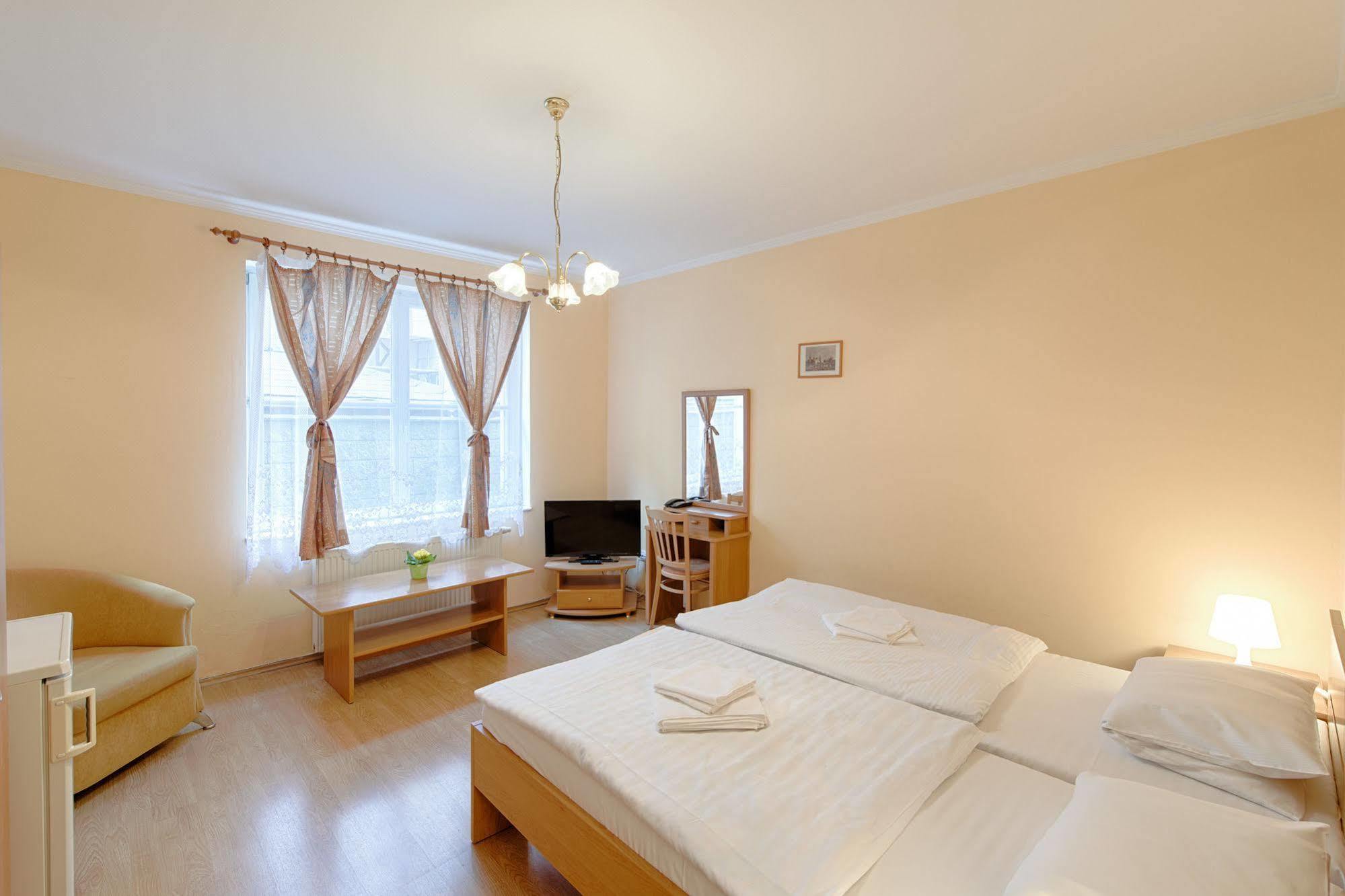 Hotel Derby Karlowe Wary Zewnętrze zdjęcie