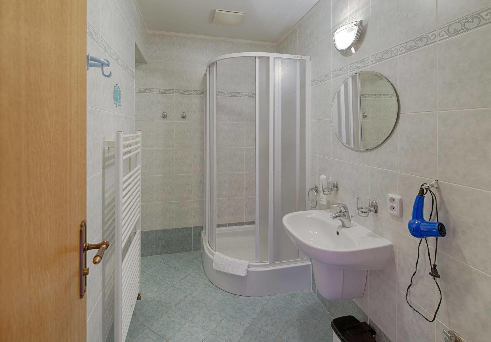 Hotel Derby Karlowe Wary Zewnętrze zdjęcie