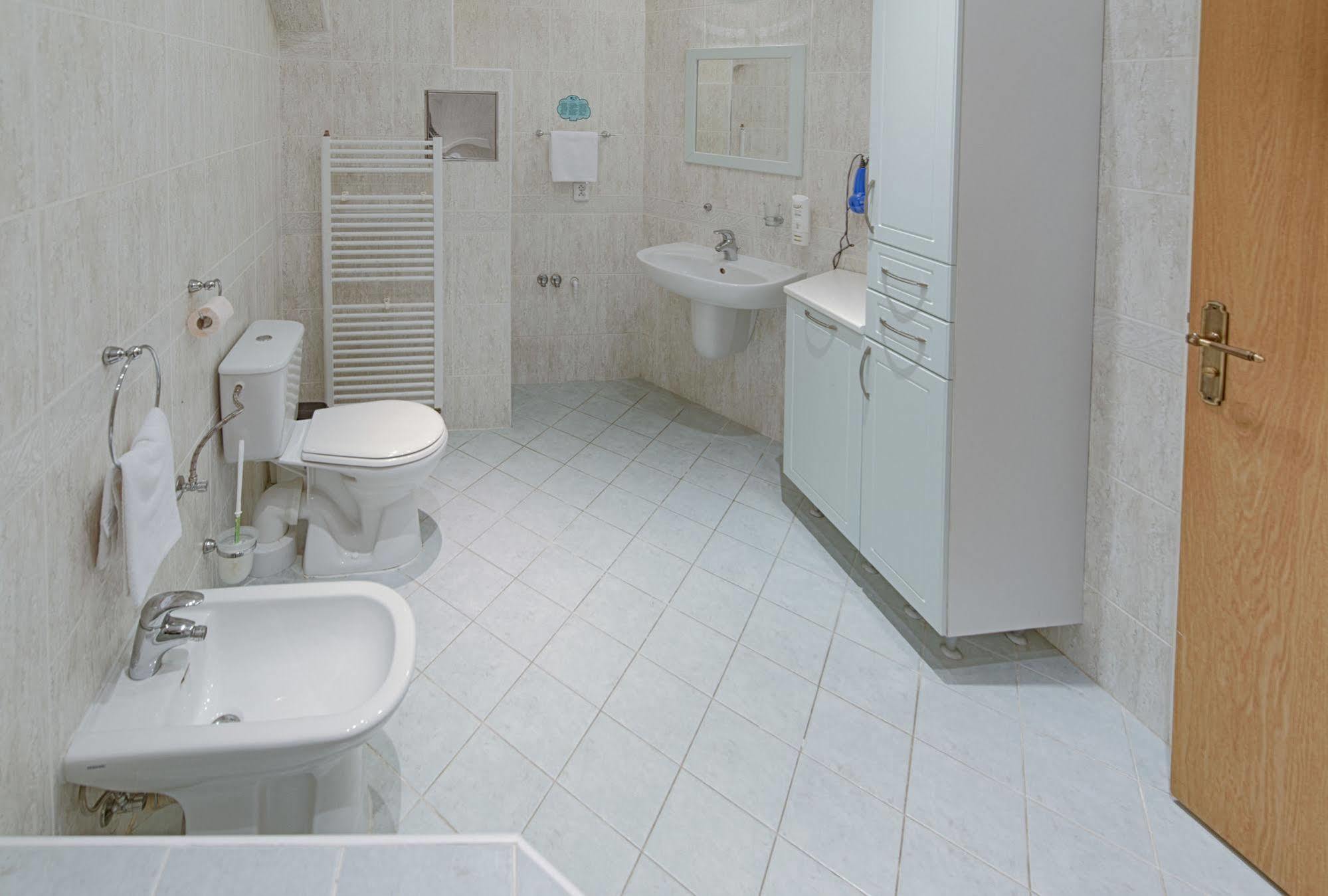 Hotel Derby Karlowe Wary Zewnętrze zdjęcie