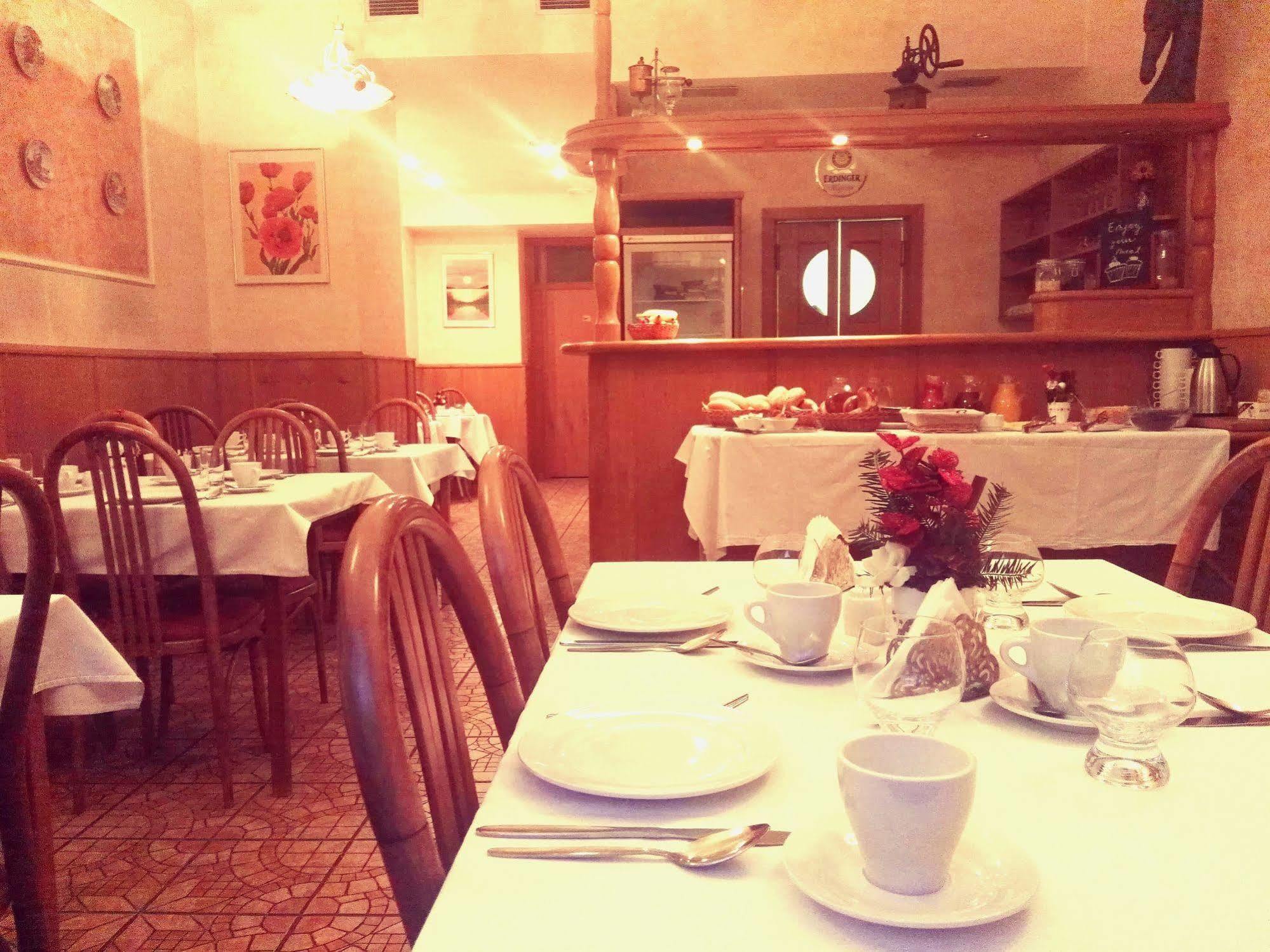 Hotel Derby Karlowe Wary Zewnętrze zdjęcie