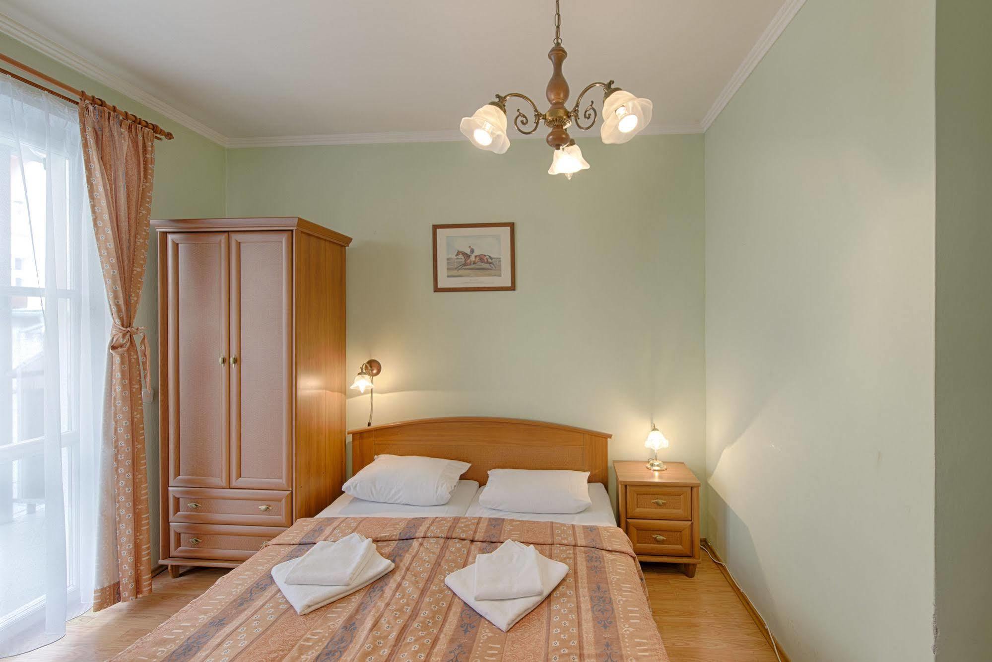 Hotel Derby Karlowe Wary Zewnętrze zdjęcie